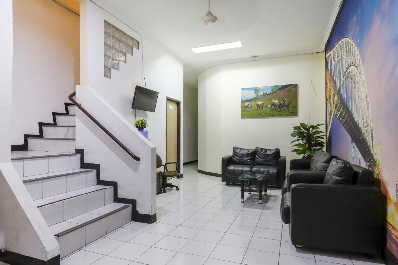 ホテル Good Sleep Balikpapan Mitra Reddoorz エクステリア 写真